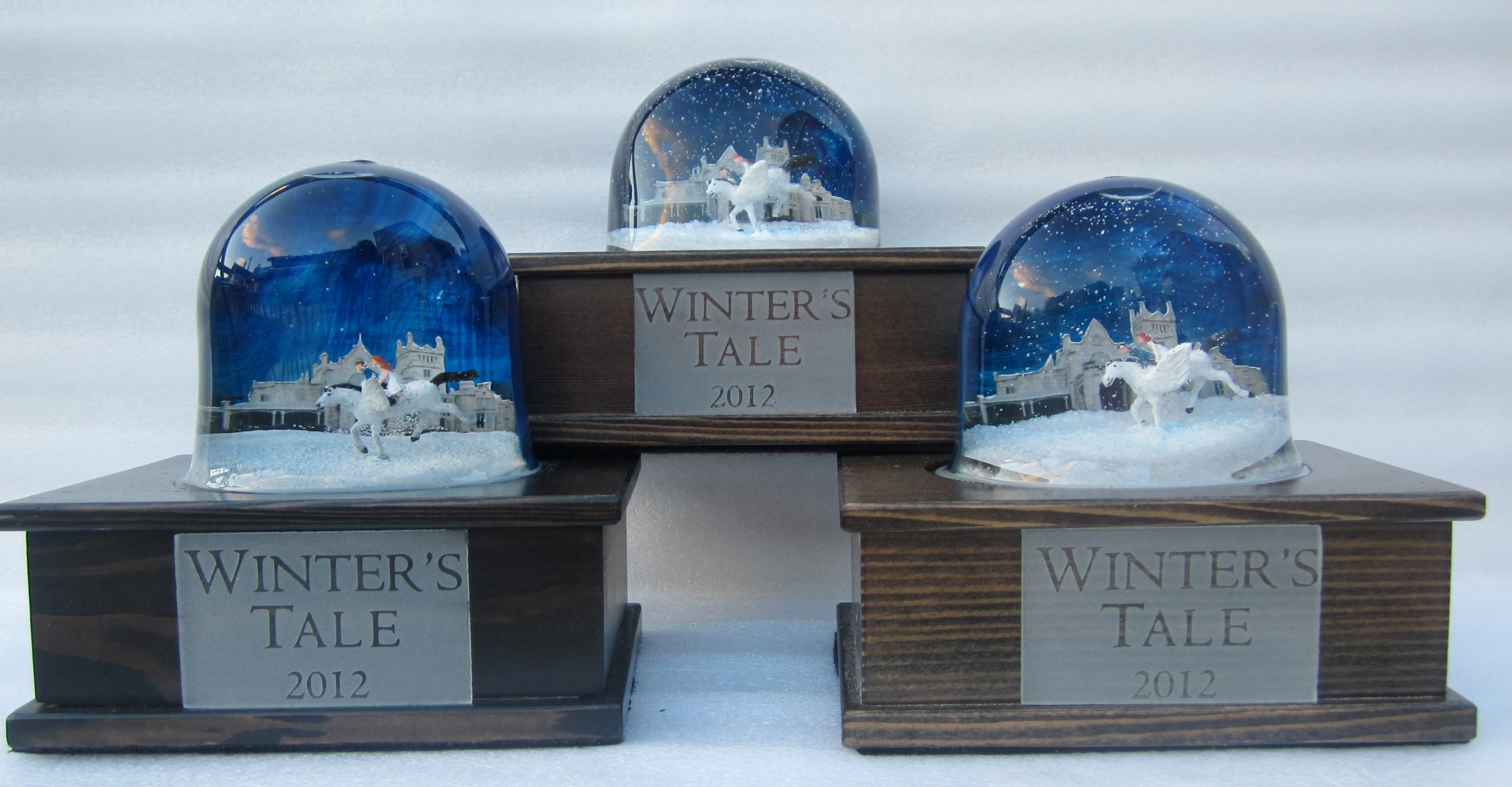 08-portfolio-snow-dome-winters-tale